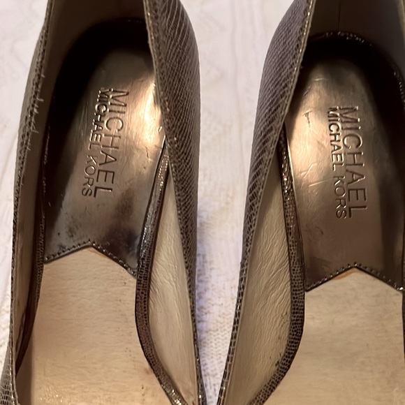 💙MICHAEL MICHAEL KORS 6.5M 4.5” metallic heel, 3/4”platform. beautiful rose gold - Picture 6 of 13